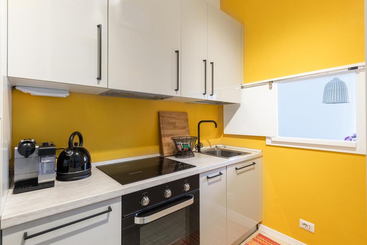 West Park Suite With Parking By Holiday Solutions Como Ngoại thất bức ảnh